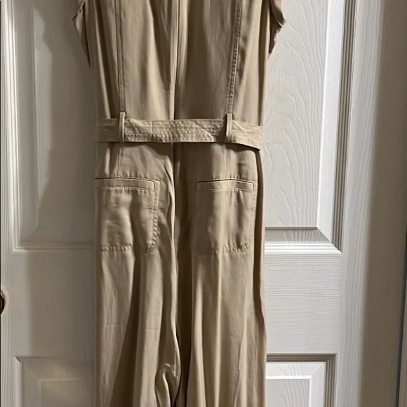 Banana Republic jumpsuit 6 - Picture 4 of 8
